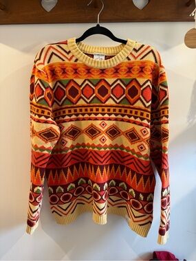 Crewneck Geometric Pattern Sweater in Red, Orange & Cream